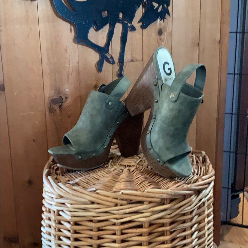 Guess open toed studded Mules
